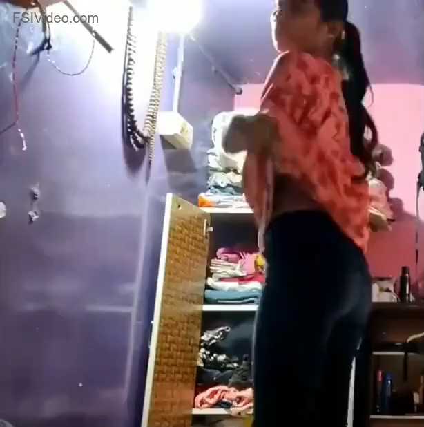 18+ Teen Girl Changing Cloth on Camera