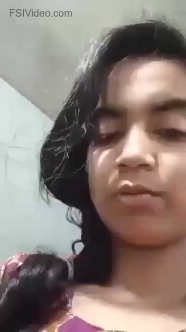 Cute Marathi GF Showing Big Boobs and Nude Selfie