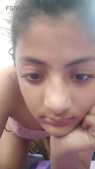 Cute Young Girl Making Nude MMS for BF