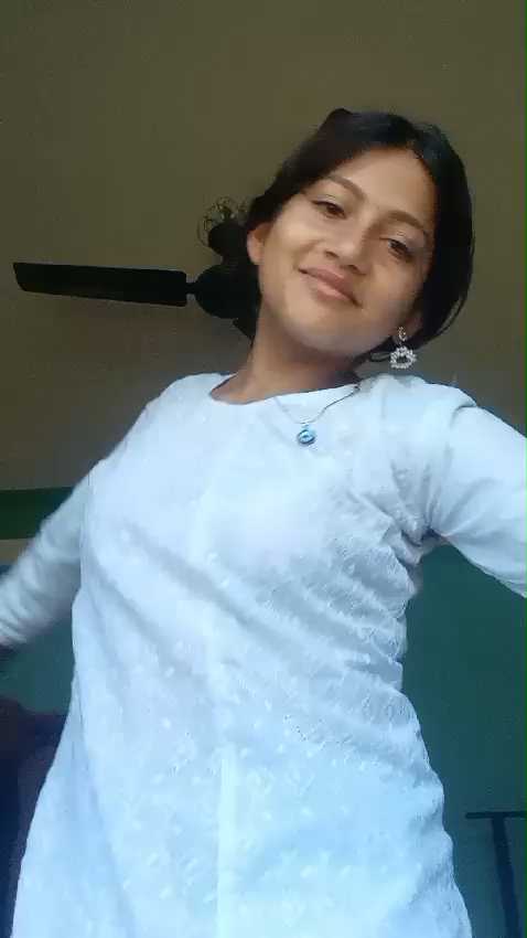 Desi Teen Girl 18+ Showing Her Tight Boobs and Pussy