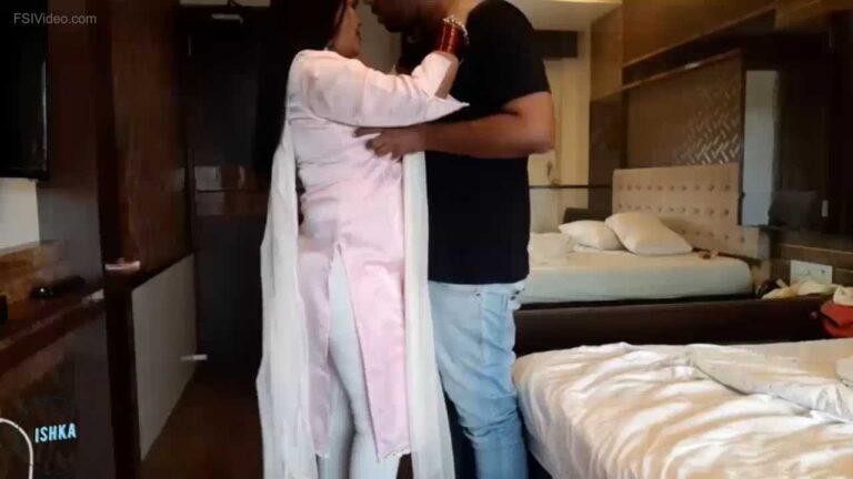 Hot Desi Bhabhi Romantic Sex With Husband In Hotel