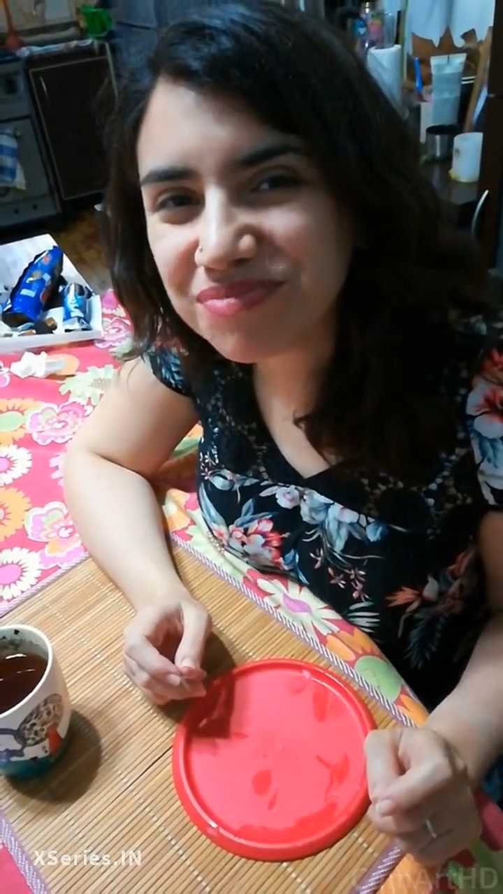 Nasty GF Eating Oreo Cookies With BF’s Cum