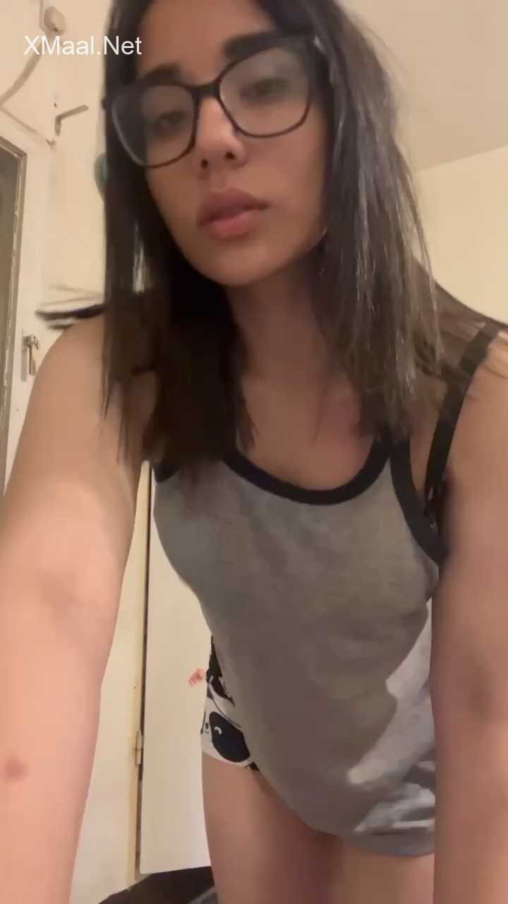 Sexy NRI Girl Showing Tiny Boobs and Ass